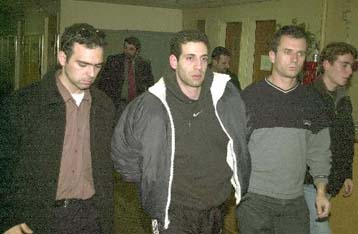 Σε έξι σωφρονιστικούς υπαλλήλους και δύο κρατούμενους ευθύνες για την απόδραση Σέντομ