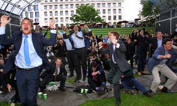 Συνεχίζει να «καλπάζει» το ευρώ εν μέσω απαισιοδοξίας για την αμερικανική οικονομία