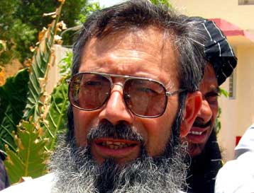 «Αβάσιμες» χαρακτηρίζει τις κατηγορίες για τη δολοφονία του Περλ ο σεΐχης Αχμέντ