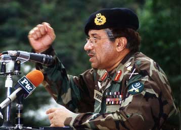 Κρίσιμη παραμένει η κατάσταση μεταξύ Ινδίας και Πακιστάν, εκτιμά ο Μουσαράφ