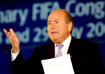 Πρέπει να επανεξεταστεί η διαδικασία επιλογής διαιτητών, δηλώνει ο Μπλάτερ