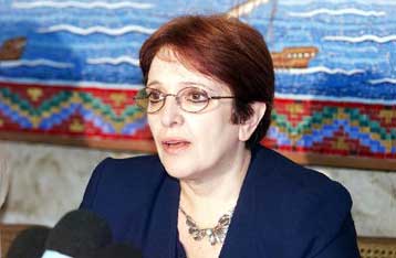 Βήμα χειραφέτησης το λευκό ή άκυρο στον β γύρο των δημοτικών εκτιμά η Α.Παπαρήγα