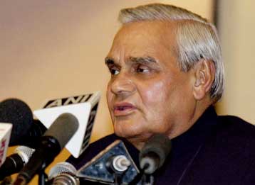 Συνεχίζεται η διείσδυση ανταρτών από τα σύνορα του Πακιστάν, σύμφωνα με τον Βατσπαγί