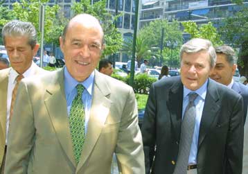 Το Εθνικό Κέντρο Αμεσης Κοινωνικής Βοήθειας επισκέφτηκε ο Κ.Σημίτης