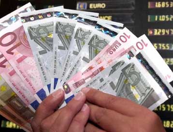 Πάνω από το επίπεδο των 99 σεντς βρέθηκε το ευρώ την Τετάρτη