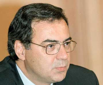 Με τρία νομοσχέδια υλοποιείται η φορολογική μεταρρύθμιση