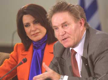 Στην Αθήνα κλιμάκιο της Συντονιστικής Επιτροπής της ΔΟΕ με επικεφαλής τον Ντ.Όσβαλντ