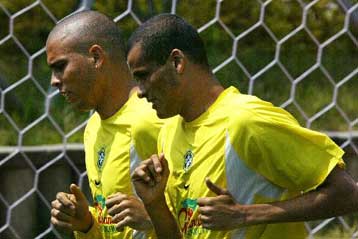 Οι δέκα υποψήφιοι για τη «χρυσή μπάλα» του 17ου Παγκοσμίου Κυπέλλου