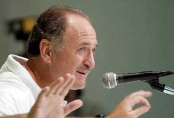 Το Παγκόσμιο Κύπελλο είναι χωρισμένο στα δύο πριν τον τελικό, σύμφωνα με τον Σκολάρι