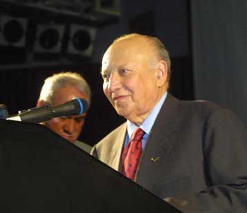 Λύση στο πλαίσιο των ψηφισμάτων των Ηνωμένων Εθνών, επαναλαμβάνει ο Γλ.Κληρίδης