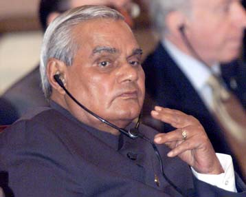 Ο Βατζπαγί αποκλείει την πιθανότητα πολέμου με το Πακιστάν