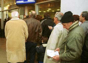 Από την 1η Ιουλίου σε ισχύ οι αυξήσεις στα τιμολόγια της ΔΕΗ