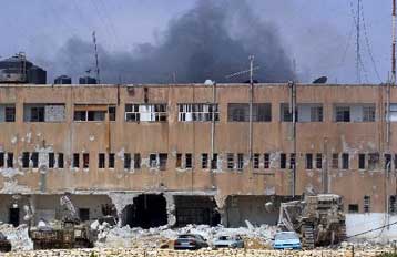 Υπό πολιορκία 40 Παλαιστίνιοι στο αρχηγείο της Παλαιστινιακής Αρχής στη Χεβρώνα