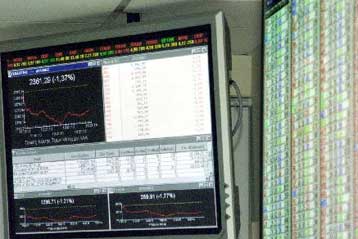 Περιορίζονται τα κέρδη στο ΧΑΑ, καθώς οι αγορές «ζυγίζουν» το σκάνδαλο της Xerox