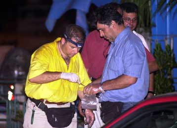 Στα ίχνη τρομοκρατικής οργάνωσης η Αστυνομία έπειτα από την έκρηξη στον Πειραιά