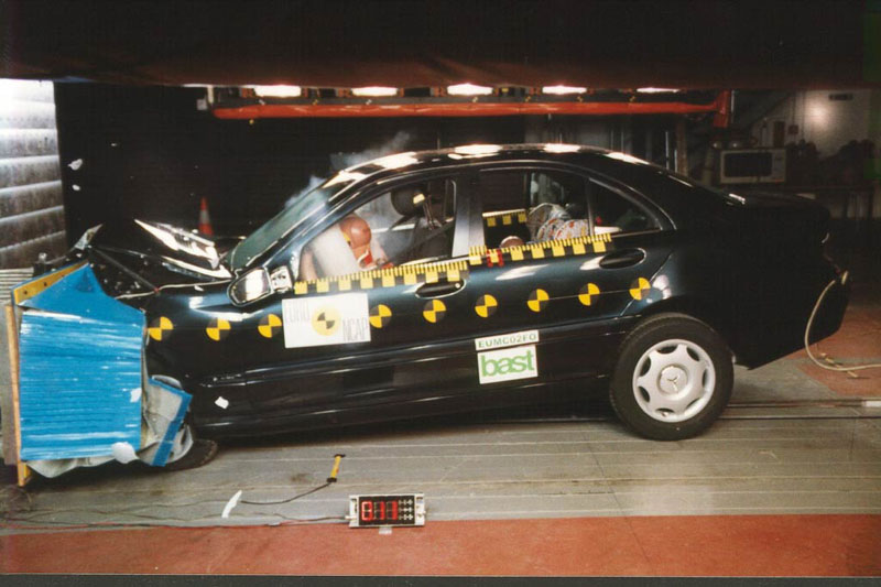 Ασφάλεια πέντε αστέρων από τη Mercedes-Benz C-Class