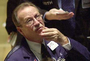 Κοντά στο 1 δολάριο το ευρώ, καθώς εντείνονται οι ανησυχίες για τα λογιστικά σκάνδαλα