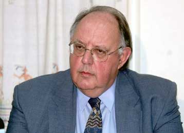 Αμεση πρόταση συγκυβέρνησης προς την Αριστερά να απευθύνει το ΠΑΣΟΚ, λέει ο Θ.Πάγκαλος