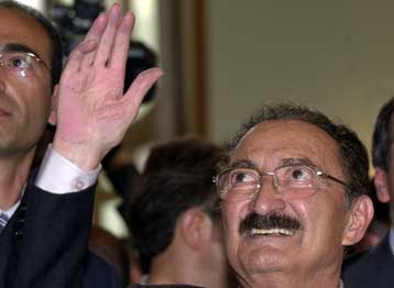 Αποκλείει ο Ετζεβίτ το ενδεχόμενο πρόωρων εκλογών στην Τουρκία