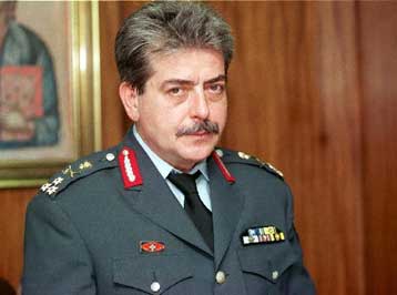 Σύνδεση με τη 17Ν δείχνουν τα στοιχεία της ΕΛ.ΑΣ. για την επίθεση στον Πειραιά