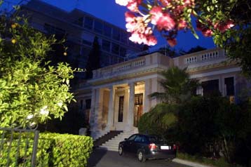 Στη σκιά της τρομοκρατίας το δείπνο του πρωθυπουργού με στελέχη του ΠΑΣΟΚ