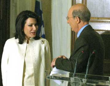 Συνάντηση Σημίτη – Αγγελοπούλου την Παρασκευή με αφορμή την επίσκεψη Όσβαλντ