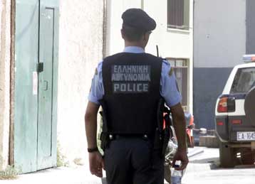 Πέντε ακόμα ύποπτοι παρακολουθούνται στενά από τις Αρχές – Φόβοι για «απάντηση» της 17Ν