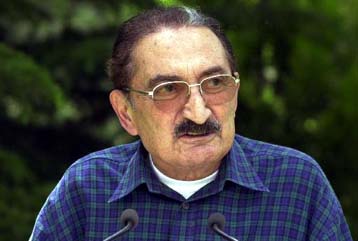 Μόνο εάν με ανατρέψουν θα πάψω να είμαι πρωθυπουργός, δηλώνει ο Μπ.Ετζεβίτ