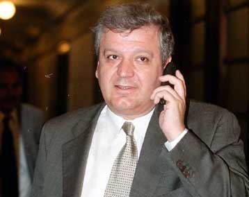 Όχι εικασίες γύρω από πρόσωπα στο θέμα της τρομοκρατίας, προτρέπει ο Χρ.Πρωτόπαπας