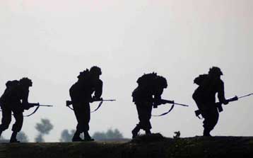 Τέσσερα μέλη της Αλ Κάιντα και τρεις Πακιστανοί στρατιώτες νεκροί από ανταλλαγή πυρών