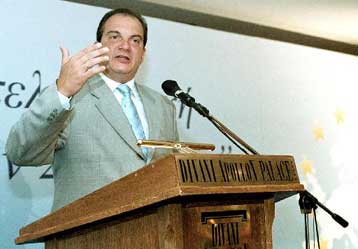 Εννέα μονάδες προηγείται του ΠΑΣΟΚ η ΝΔ – «Καταλληλότερος πρωθυπουργός» ο Κ.Καραμανλής