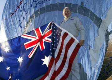 Στο Κουίνσλαντ της Αυστραλίας προσγείωσε τελικά το αερόστατό του ο Στιβ Φόσετ