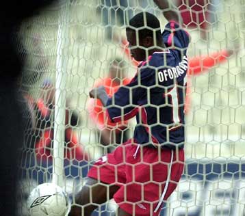 Την πόρτα της εξόδου δείχνει ο Ολυμπιακός στον Οφορίκουε