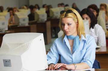 Προεδρικό Διάταγμα για το ηλεκτρονικό εμπόριο προωθεί στο ΣτΕ το υπουργείο Ανάπτυξης