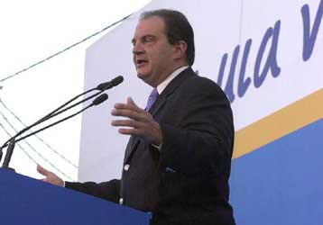 Δριμεία επίθεση Καραμανλή κατά της κυβέρνησης και του πρωθυπουργού