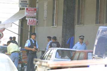 Τα 45άρια και η γραφομηχανή δείχνουν το δρόμο προς τη 17Ν – Κατέθεσε ο Ξηρός