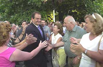 Βολές Καραμανλή κατά του πρωθυπουργού από τη Λαμία