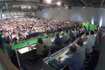 Προβληματισμός αλλά και αισιοδοξία στις ομιλίες στελεχών στη Συνδιάσκεψη του ΠΑΣΟΚ