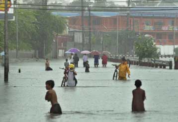 Δέκα άνθρωποι έχασαν τη ζωή τους από πλημμύρες στις Φιλιππίνες