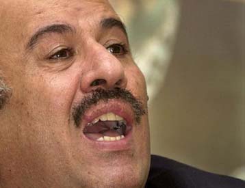 Στο μάτι του κυκλώνα ο Αραφάτ μετά τις αλλαγές στην ηγεσία της Παλαιστινιακής Αρχής