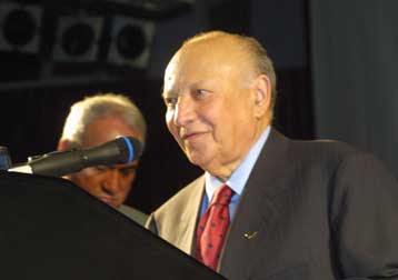 Αισιόδοξος για την ένταξη της Κύπρου στην ΕΕ, απαισιόδοξος για το Κυπριακό ο Κληρίδης