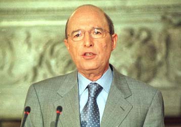 Μέτρα για την ενίσχυση των ευαίσθητων στρωμάτων του πληθυσμού στα σχέδια του Κ.Σημίτη