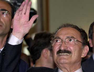 Δύο ακόμα υπουργοί της τουρκικής κυβέρνησης υπέβαλαν τις παραιτήσεις τους