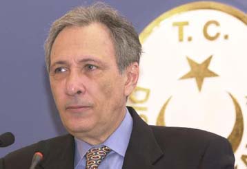 Η ίδρυση νέου κόμματος στα σχέδια των παραιτηθέντων από την κυβέρνηση Ετζεβίτ