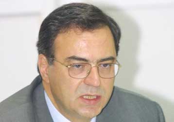 Αναβάλλεται για το 2004 η εφαρμογή των Διεθνών Λογιστικών Προτύπων