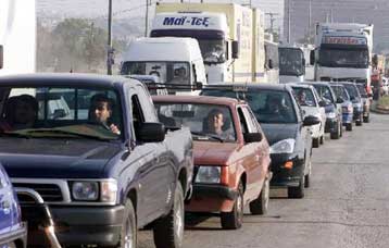 Τροποποίηση της ελληνικής φορολογικής πρακτικής στις εισαγωγές ΙΧ ζητά η Κομισιόν