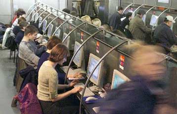 Ομάδες προάσπισης της ιδιωτικότητας ζητούν την προστασία της ανωνυμίας στο Διαδίκτυο