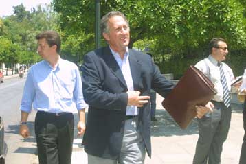 Εντείνεται η προσπάθεια αντιμετώπισης της λαθρομετανάστευσης, δήλωσε ο υπ.Εσωτερικών