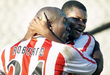 Αναχωρεί για τη Γερμανία η αποστολή του Ολυμπιακού – Μένουν πίσω Οφορίκουε και Ρόμπερτς