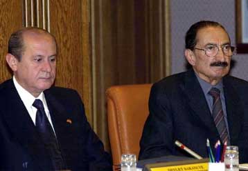 Να παραιτηθεί αν χαθεί η κυβερνητική πλειοψηφία, δηλώνει για τον Ετζεβίτ ο Μπαχτσελί